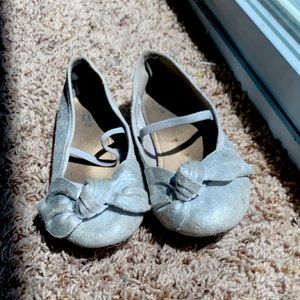 Gap toddler silver flats